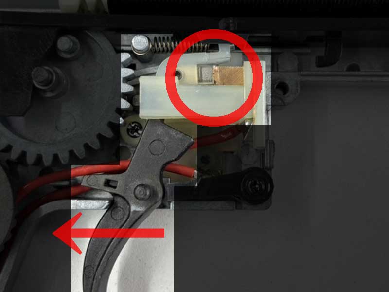 メカボックス内におけるトリガーを引いた時のスイッチの動き