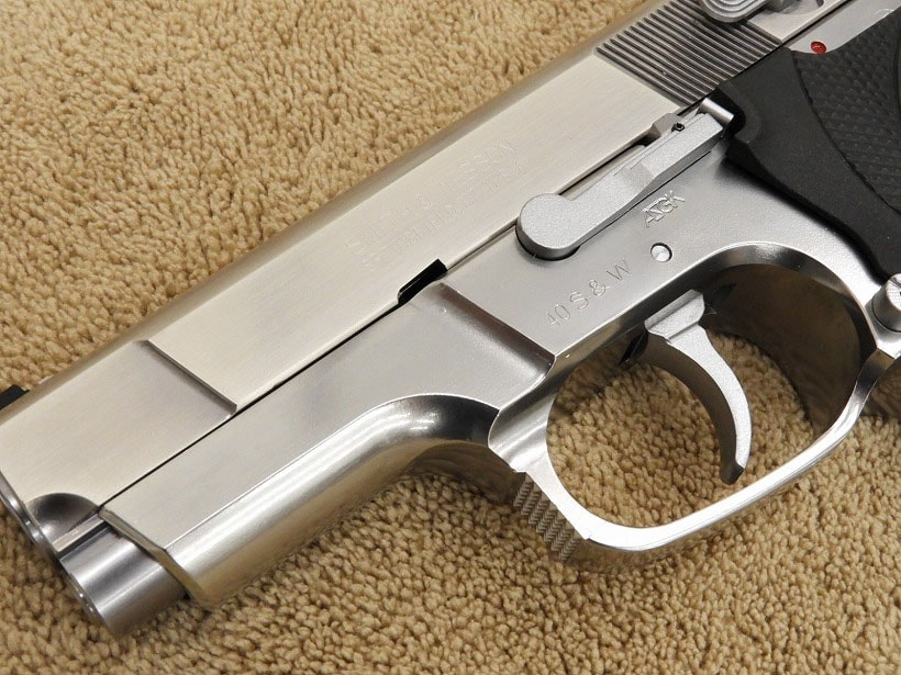 [ウエスタンアームズ] S&W ショーティ40 クロームシルバー